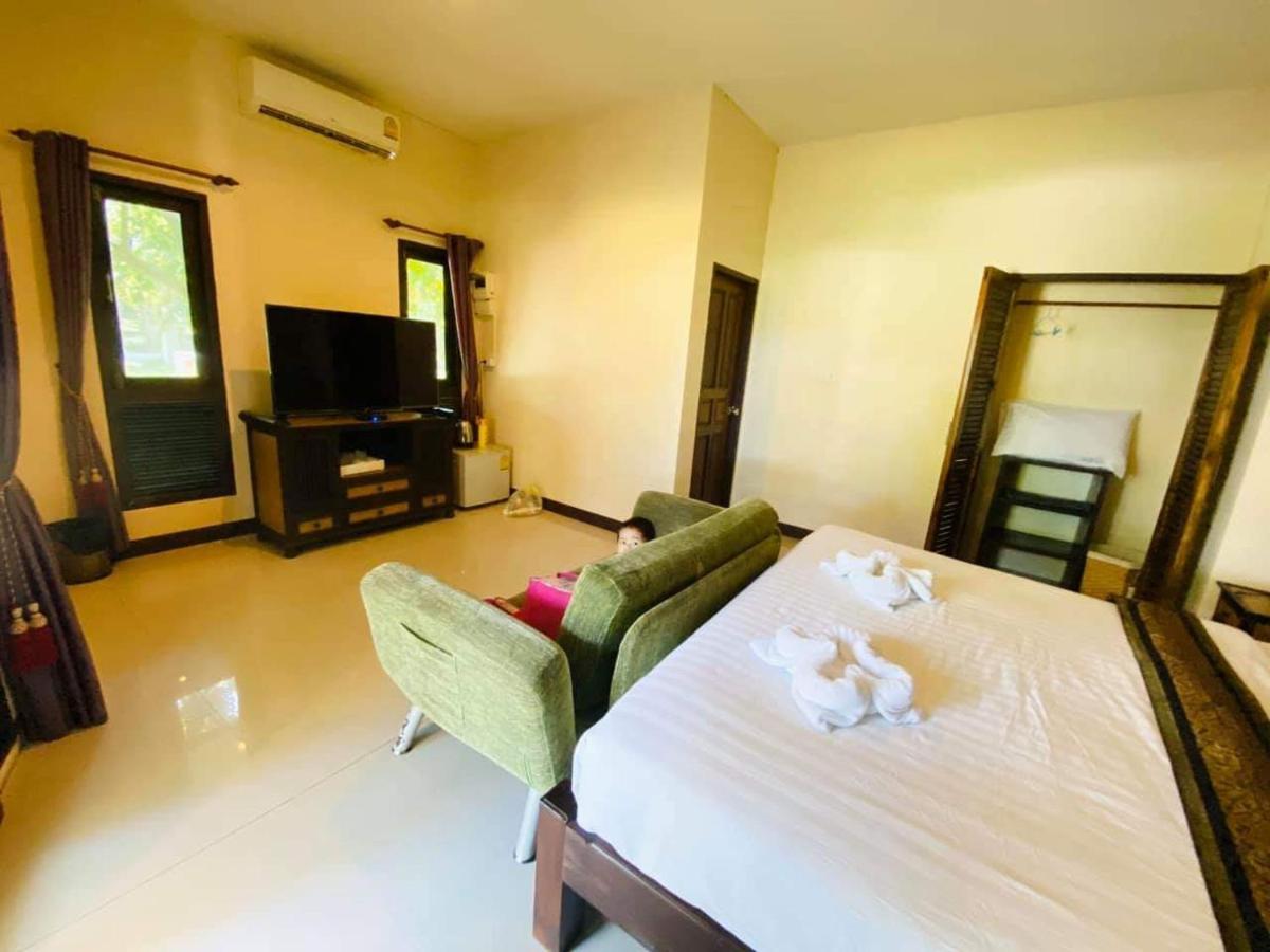 Saphli Villa Чумфон Екстериор снимка